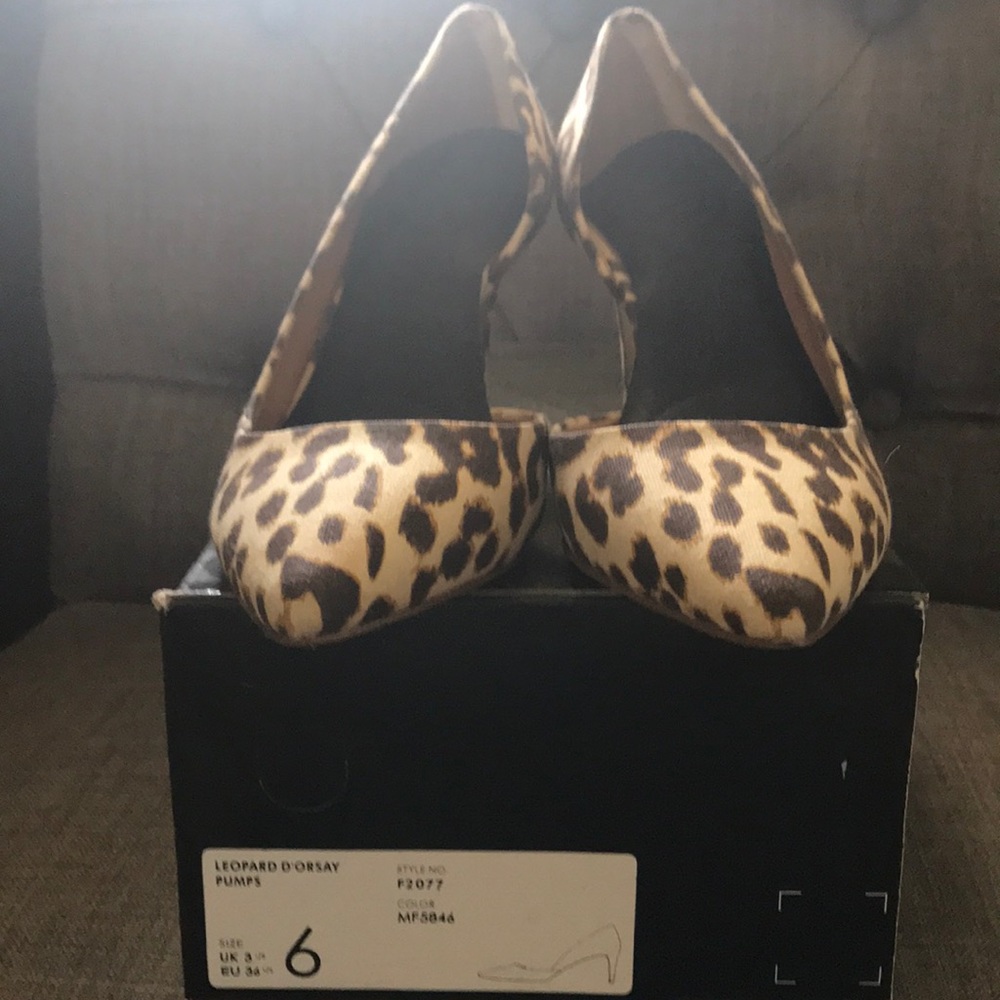 Leopard D’orsay pumps